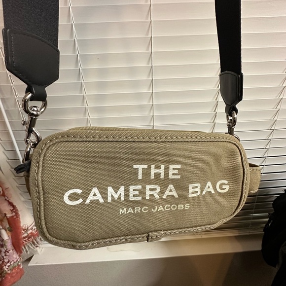 Marc Jacobs Handbags - Marc Jacob’s crossbody